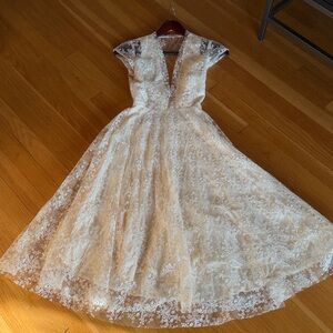 SAU LEE designer Elegant Lace V-Neck Cream Dress Sz0